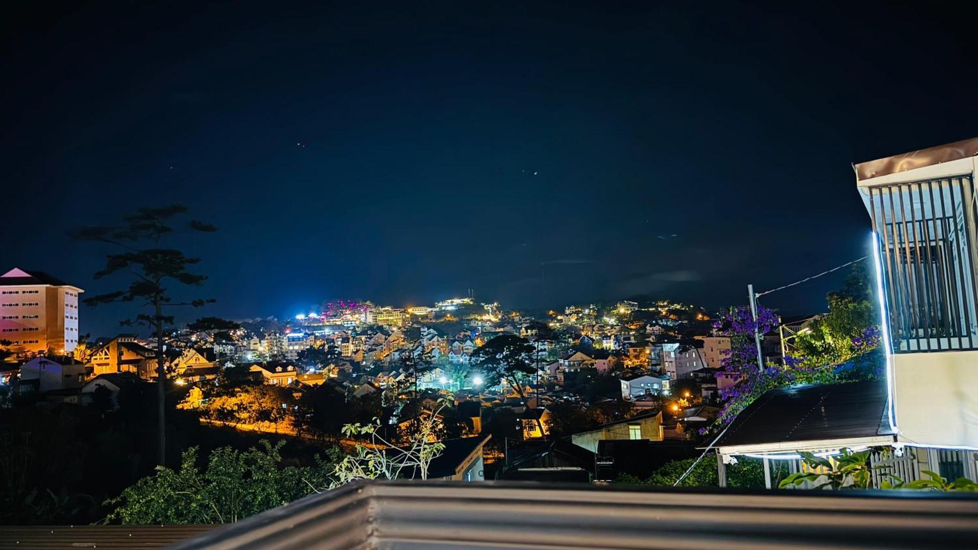 Nha Cua Soc Lägenhet Dalat Exteriör bild